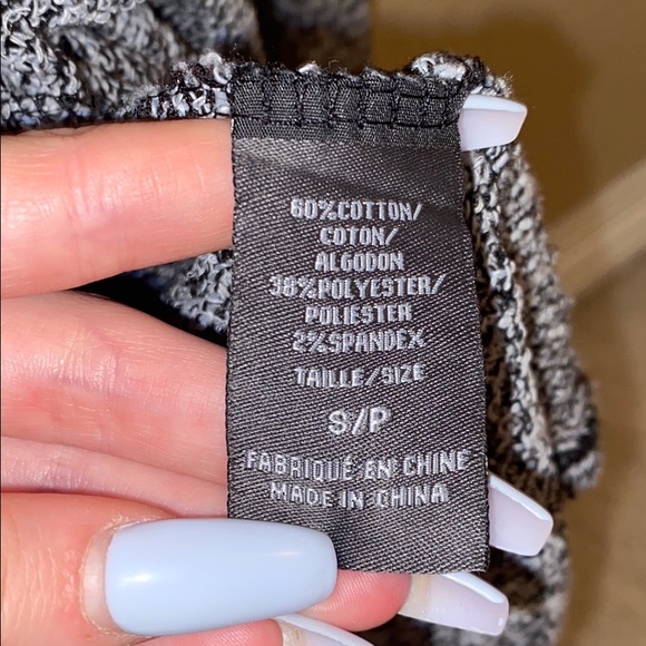 Off shoulder sweater - Picture 3 of 3